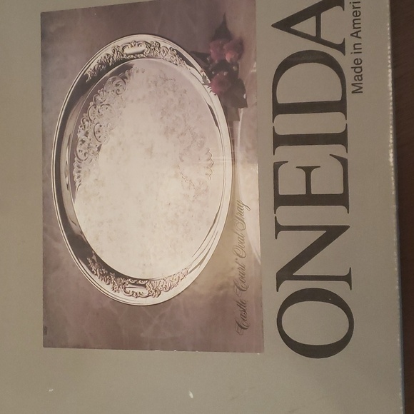 Oneida Castle Court Oval Tray - Picture 7 of 8